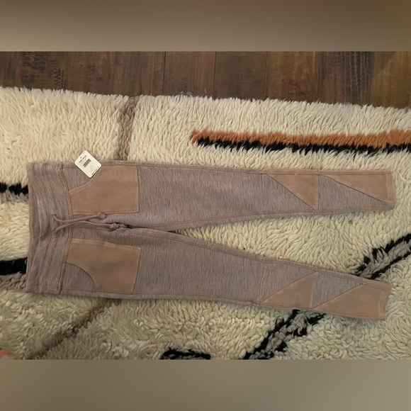 Free People FP Movement Kyoto High-Rise Ankle Legging in Mocha Taupe 
Size: XS - Picture 2 of 7